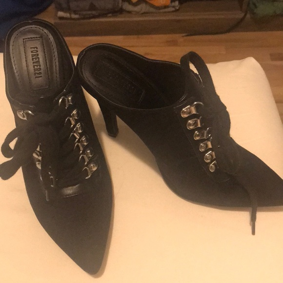 Shoes - Picture 4 of 4